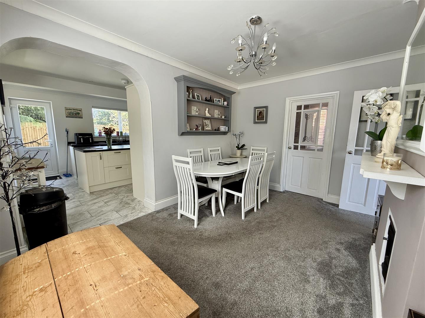 Dining Room: